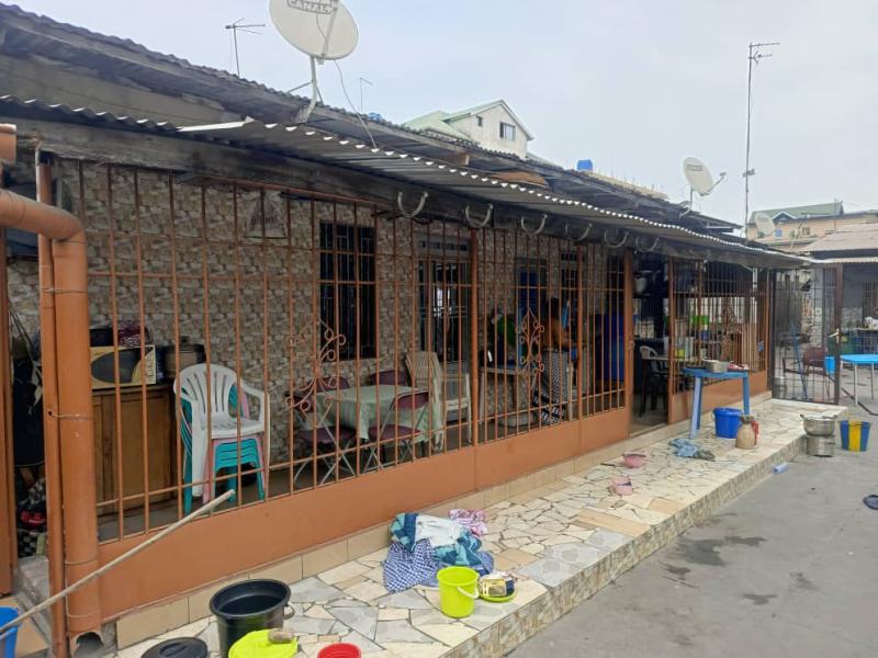 Parcelle avec plusieurs maisons  vendre  Commune de Barumbu