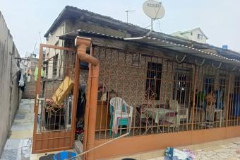 Parcelle avec plusieurs maisons  vendre  Commune de Barumbu