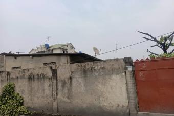 Parcelle avec plusieurs maisons  vendre  Commune de Barumbu