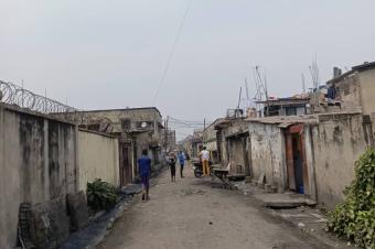 Parcelle avec plusieurs maisons  vendre  Commune de Barumbu
