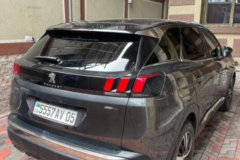 Peugeot 3008 Anne de fabrication  2020 essence automatique volant gauche 4 cylindre prix 15.000  discuter localisation gombe