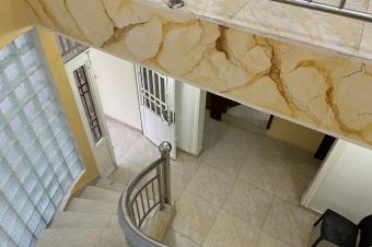   Une maison est un trsor mais une bonne adresse est un hritage  