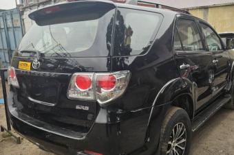 18000 SOLDE fortuner 2014 sans plaque