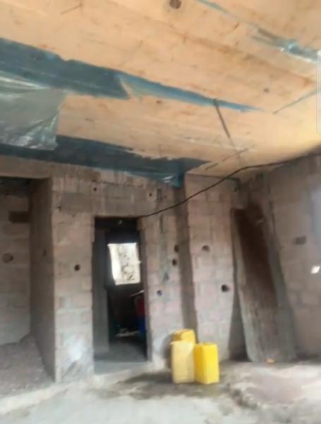Parcelle btie inacheve  vendre  Kintambo Lisala