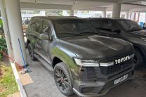 Toyota land cruiser GX.R modifié 2023  Full options  Essence ⛽️ 8 cylindres  Volant gauche  Automatique  Moteur impeccable ?  Prix : 42.000$ à discuté légèrement  Localisation app automobile_motos_velos_engins_et_pieces