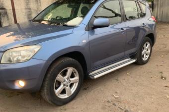 TOYOTA NEW RAV4 A VENDRE  KINSHASA 