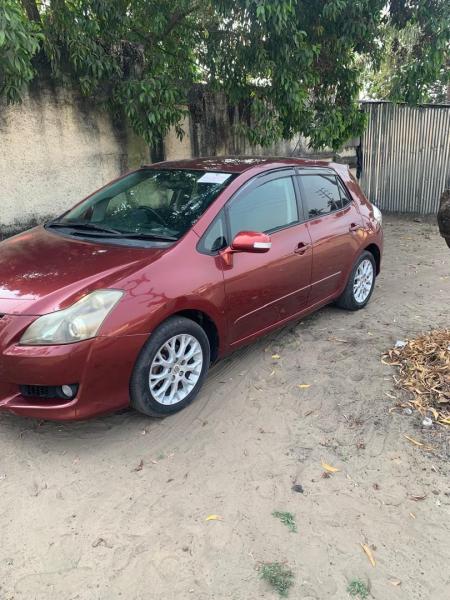 TOYOTA BLADE SANS PLAQUE  VENDRE 