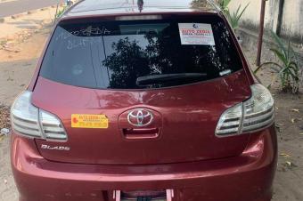 TOYOTA BLADE SANS PLAQUE  VENDRE 