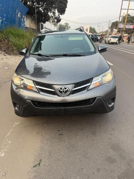 TOYOTA NEW RAV4 A VENDRE  KINSHASA 