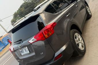 TOYOTA NEW RAV4 A VENDRE  KINSHASA 