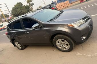 TOYOTA NEW RAV4 A VENDRE  KINSHASA 