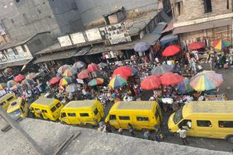 Immeuble stratgique  haut rendement  March central Kinshasa