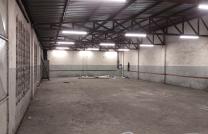 Grand Entrepôt de 250m² avec Parking à Louer à Ngiri-Ngiri mediacongo