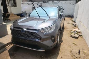 TOYOTA NEW RAV4 hybride  Full options  Anne de fabrication 2023 Volant normal gauche  Sans plaque  Automatique Essence  Couleur dorigine  Climatisation impeccable  Kilomtrage fa