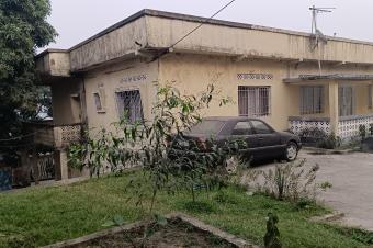 GS13IMMO SARL met  votre disposition la vente de cette parcelle  sur Macadam QMaman Yemo. Rf Arme. CMontngafula. Dimension 3040M. Prix 250.000  discuter.  vous.