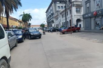 GS13IMMO SARL met  votre disposition la vente de cet immeuble R2 CGombe zone A. Rf Immeuble C.T.C. Dimension  825M. Prix initial de vente 1.500.000  discuter.  vous.