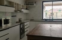 GS13-IMMO SARL; met à votre disposition, la location de ce penthouse, C/Gombe. Réf : Rotana Hôtel. Loyer mensuel : 10.000$. Garantie locative : 3mois+1. À vous la parole. mediacongo