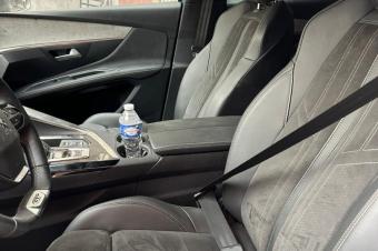 Peugeot 3008  Diesel  4 cylindres  Full options  Automatique  Moteur impeccable   Prix  17.000  discut lgrement  Localisation appel   Offre directe
