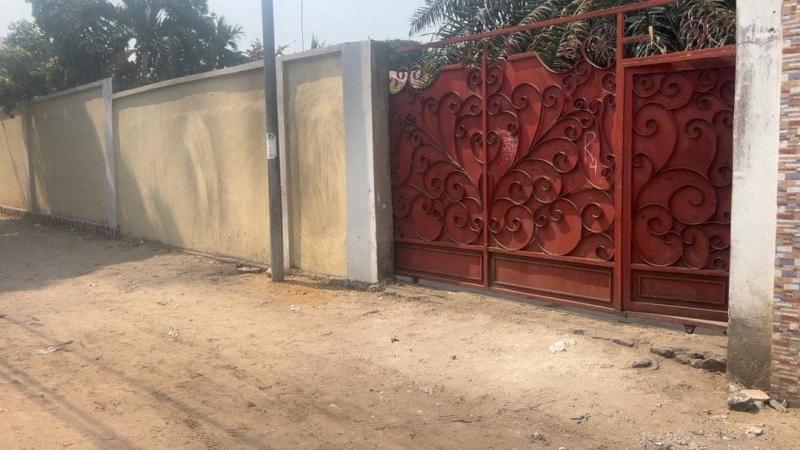  Villa spacieuse en vente  lgance et tranquillit  Mont Ngafula 