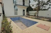 Grande parcelle avec maison et piscine à vendre – Ngaliema, Mimosa mediacongo