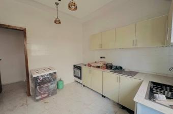 Grande parcelle avec maison et piscine  vendre  Ngaliema Mimosa