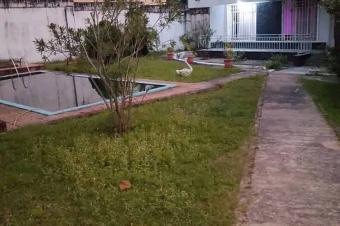 VILLA AVEC PISCINE EN VENTE  NGALIEMA  BINZA UPN