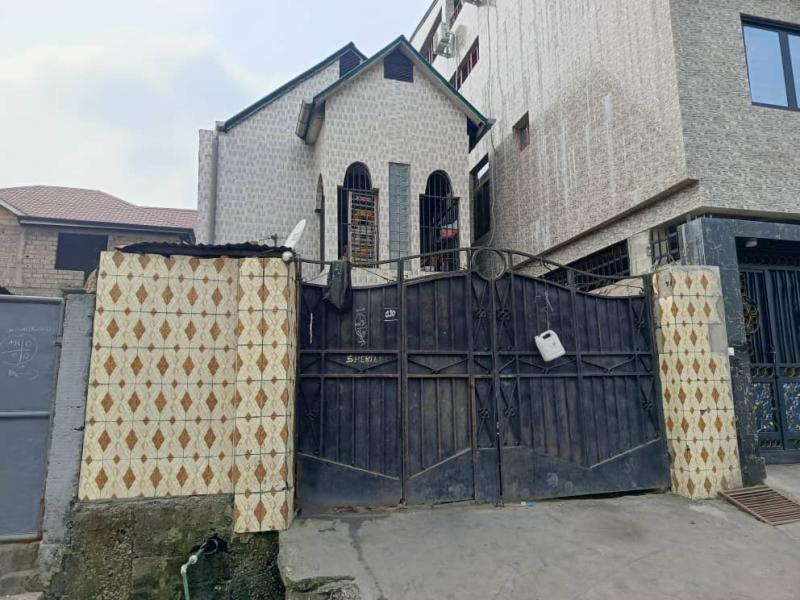Vente dune parcelle R1 locative  NgiriNgiri