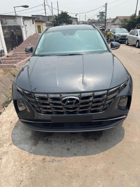 Hyundai Tucson 2022 hybride 2pieces