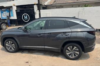 Hyundai Tucson 2022 hybride 2pieces