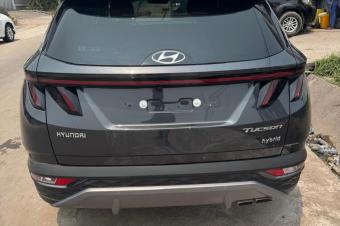 Hyundai Tucson 2022 hybride 2pieces