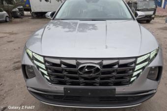Hyundai Tucson 2022 hybride 2pieces