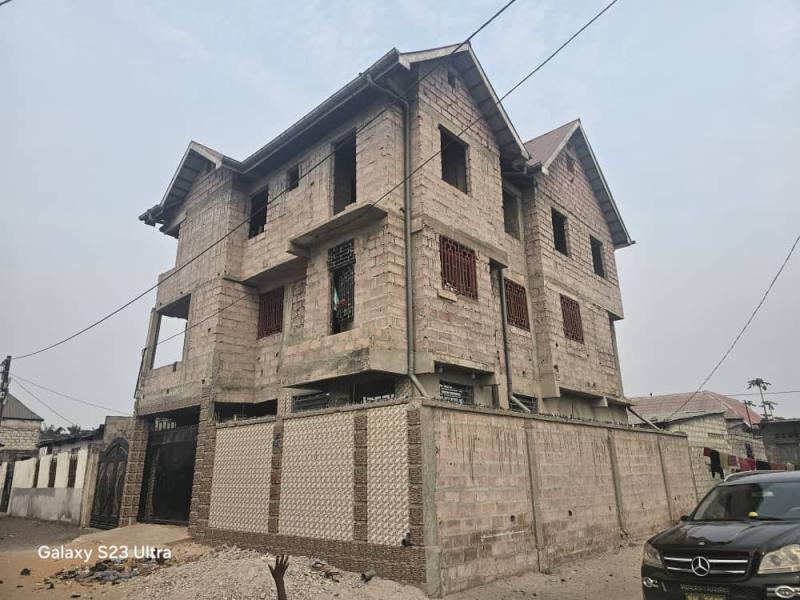 INVESTISSEMENT LOCATIF  IMMEUBLE R2  FINIR  NSELE  EFOBANK