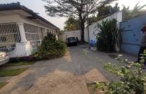 Vente à Kintambo Jamaique à deux parcelles du principale   Réf : Bompete   Dimension : 22/25   Prix :300.000à discuter  Morcèlement 11/25 à 150.000 à discuter mediacongo