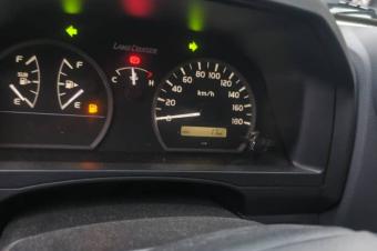DEUX PICES DES TOYOTA LAND CRUISER HARD TOP AMBULANCIERS SANS PLAQUE 2025  PRIX 78.000 PAR PICES AZUI SUKA SVP.   MANUELS DIESELS 00.0 KILOMTRES CLIMATISATION IMPECCABLES
