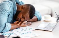 Un peu de sommeil, un peu d’assoupissement, un peu croiser les mains pour dormir…, et ta pauvreté viendra comme un rôdeur. Proverbes 6. 10-11 mediacongo