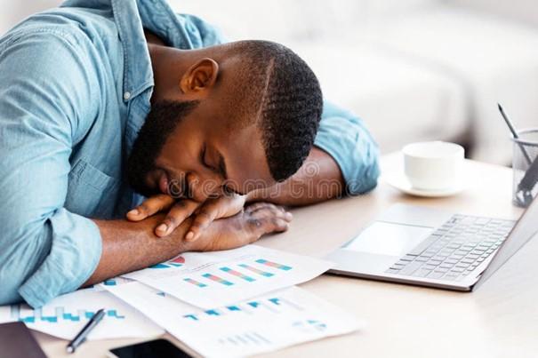 Un peu de sommeil un peu dassoupissement un peu croiser les mains pour dormir et ta pauvret viendra comme un rdeur. Proverbes 6. 1011