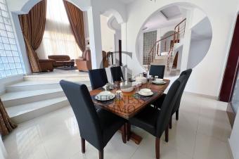 GBUSINESS IMMO VOUS PROPOSE EN LOCATION UNE VILLA DE STANDING AU SEIN DUNE CONCESSION PRIVE COMPRENANT 10 VILLAS IDENTIQUES CHACUNE AVEC SA PISCINE PRIVE.