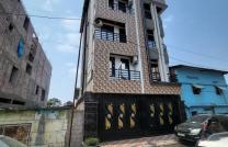 ⭐ BIENVENUE À KINSHASA – OFFRE EXCEPTIONNELLE ⛔ Empire Suprême Business vous propose une parcelle bâtie en vente située dans un emplacement stratégique de la Commune de kasavubu mediacongo