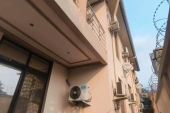 Villa de R1 neuve  UPN  Ngaliema 