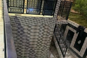 Vente parcelle clture avec immeuble locatif  Ngaliema excellent emplacement