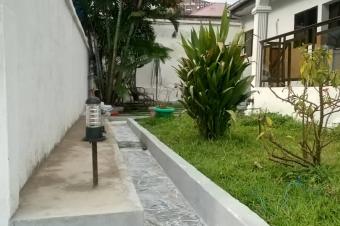 Vente Parcelle avec Grande Maison Basse  UPN Ngaliema