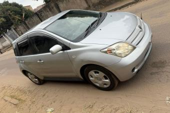 TOYOTA IST SANS PLAQUE  VENDRE 