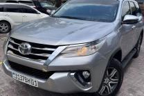 TOYOTA FORTUNER A VENDRE  automobile_motos_velos_engins_et_pieces