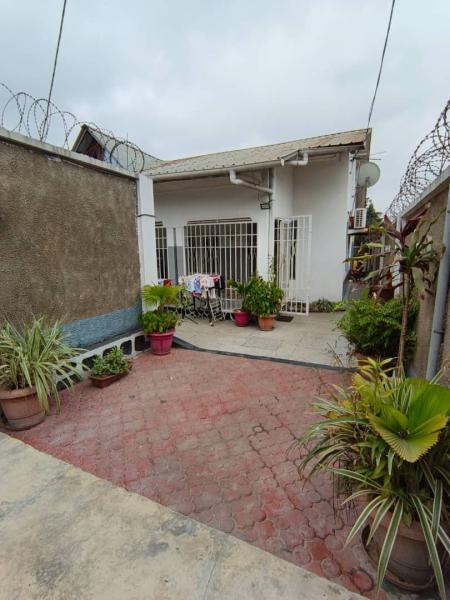 Parcelle rsidentielle  vendre  MontNgafula 100.000  ngociable