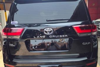Toyota land cruiser GXR 