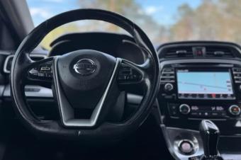 2017 Nissan maxima par onafrika AutoImport