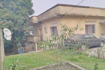 GS13IMMO SARL met  votre disposition la vente de cette parcelle  sur Macadam QMaman Yemo. Rf Arme. CMontngafula. Dimension 3040M. Prix 250.000  discuter.  vous.