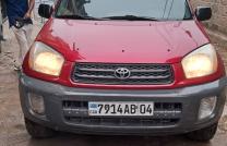 RAV 4 à vendre localisation kintambo 9000 dollars à discuter légèrement mediacongo