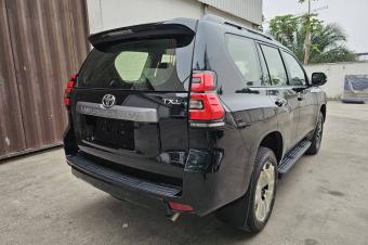 Arrivage Toyota Prado Txl Brand New Couleur  NoireNoire Annee 2023 70th Anniversary Automatique Steptronique Essence 4 cylindre Demarrage bouton Inter