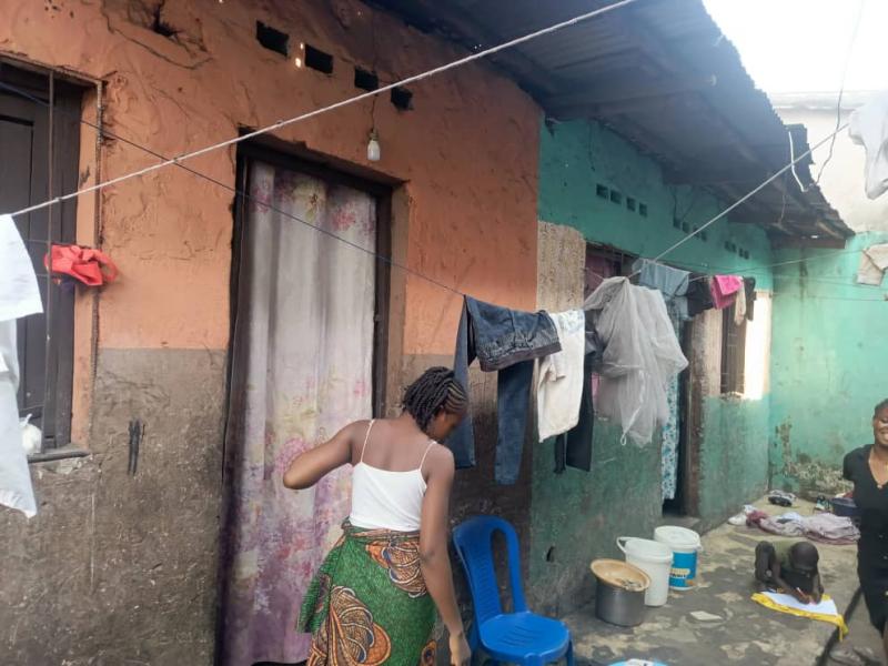 Parcelle  vendre avec deux portes  Ndjili Q13